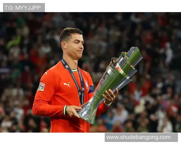 足球球星拼脸挑战 谁是你心中最具魅力的足球天王